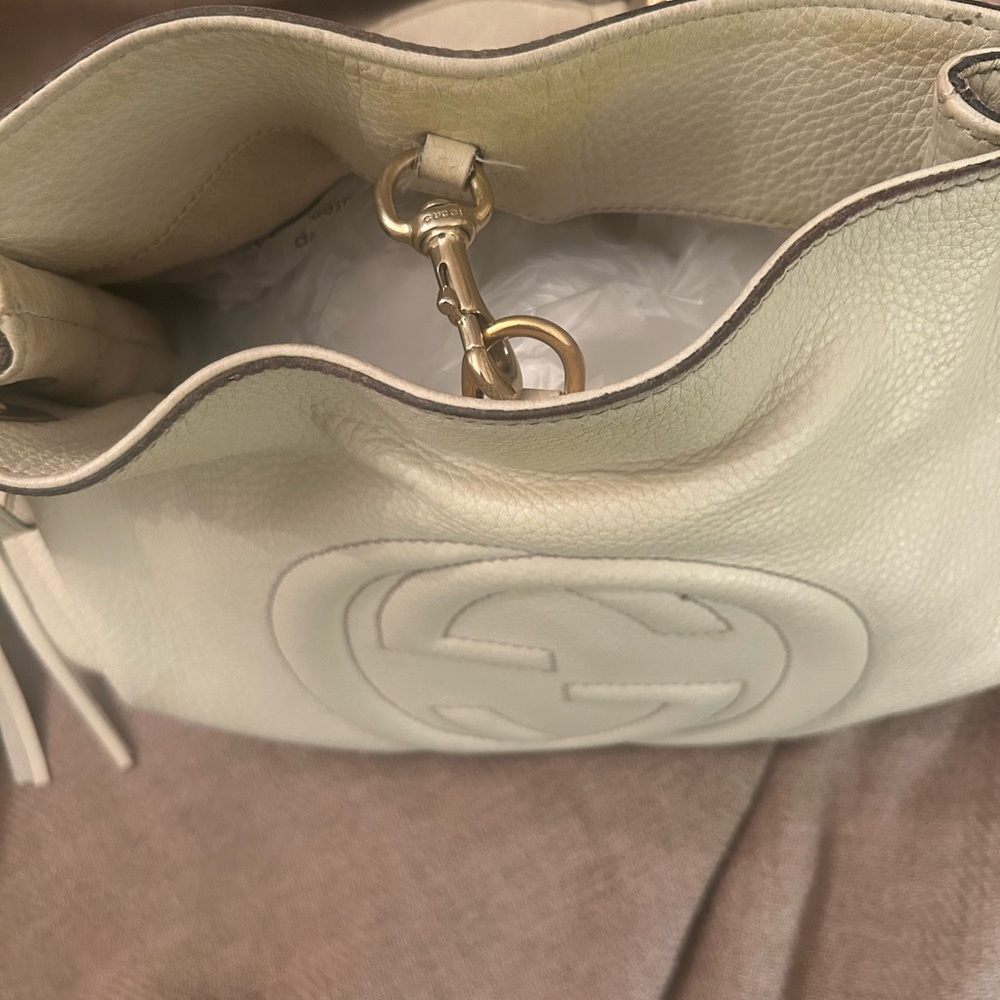 Gucci Soho Leather GG Logo Bag with Gold-Tone Chain Straps - Picture 4 of 16